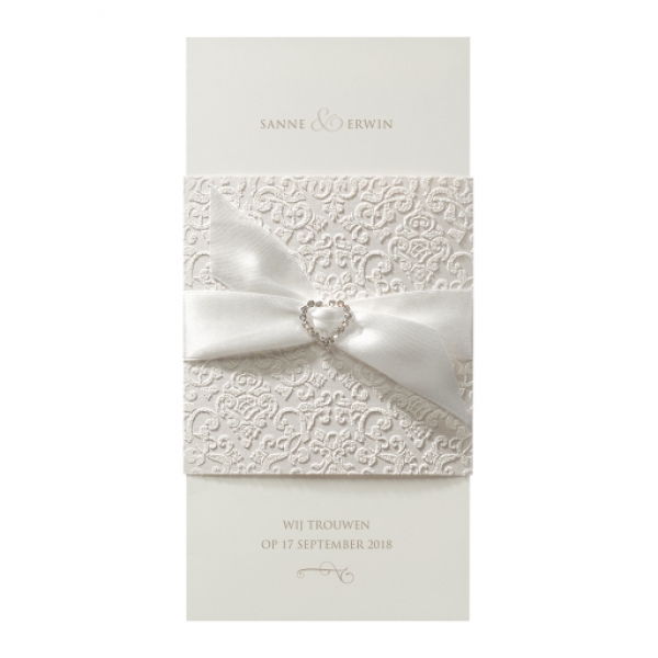 Trouwkaart Luxe trouwkaart met wikkel, lint en een hartje met strass steentjes